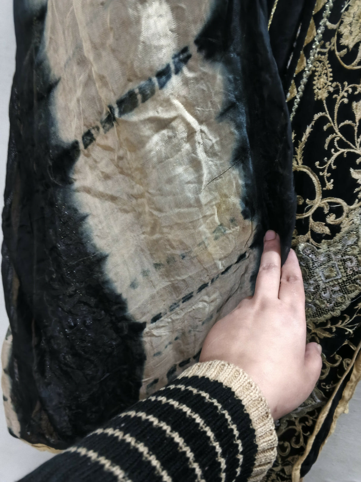 Black Embroidery Suit | Women Locally Made Kurta | Medium | Preloved