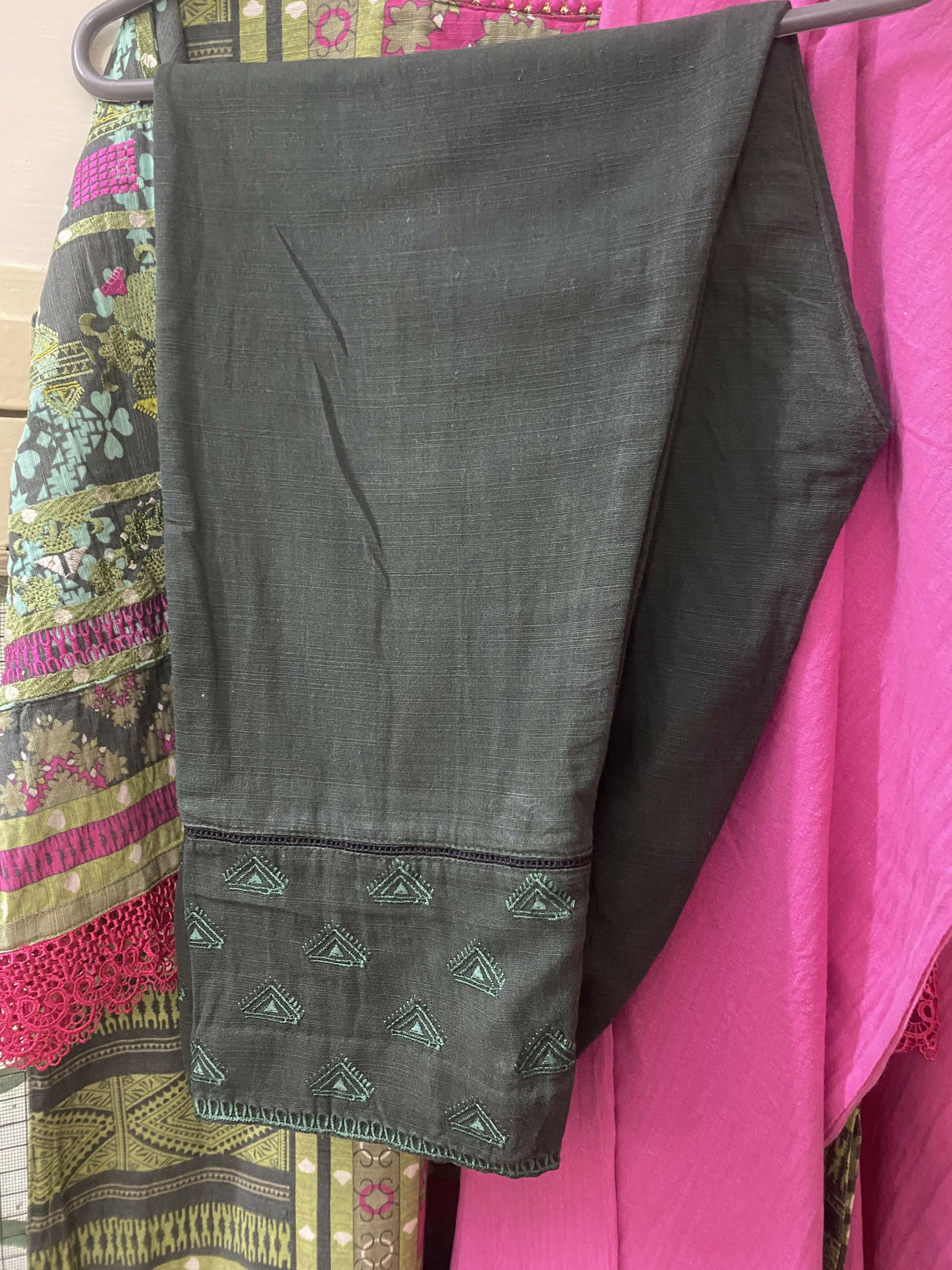 Khaddar | Women Branded Kurta | Medium | Worn Once