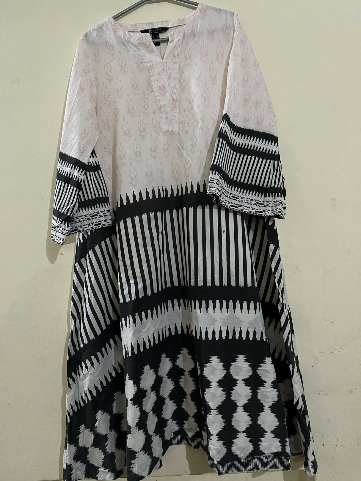 Nishat Linen | Women Branded Kurta | Small | Preloved