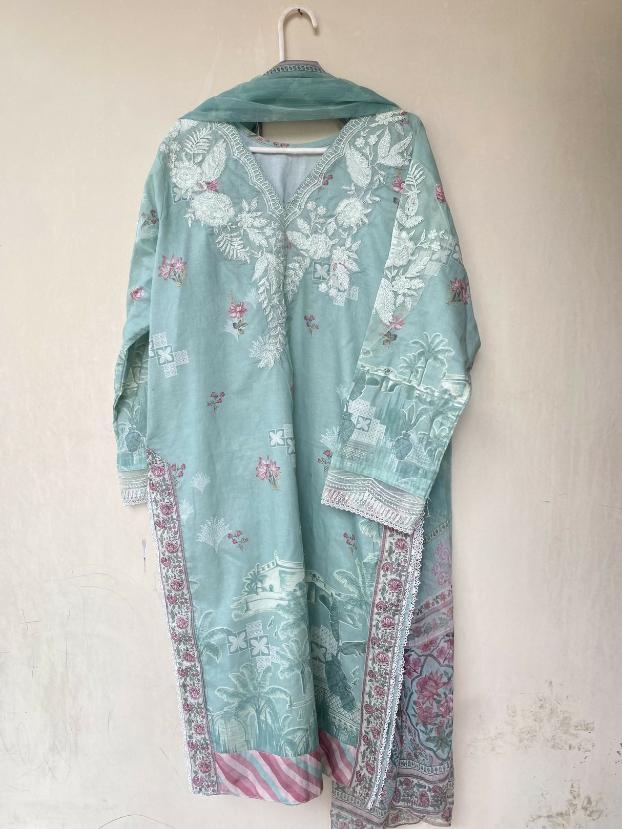 Asim Jofa | Women Branded Kurta | Medium | Worn Once