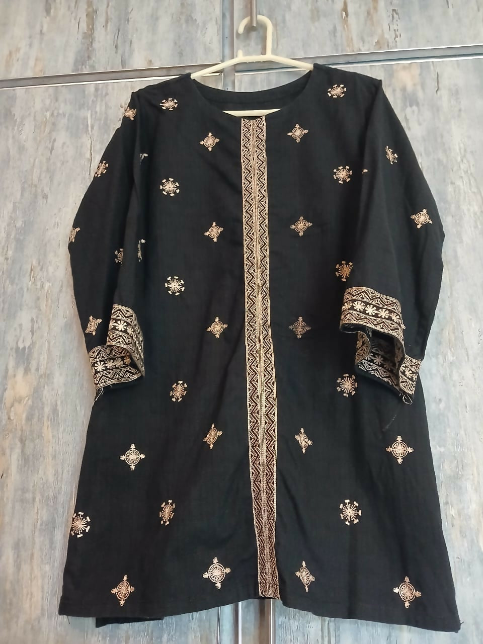 Emberoidered Black Kurta | Women Locally Made Kurta | Small | Worn Once