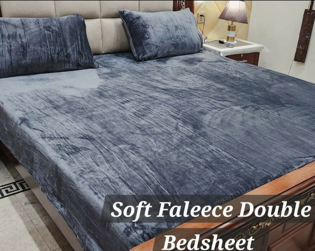 Soft velvet fleece bedsheets | Bedsheets & Bedding | Home decor | King size | Brand New