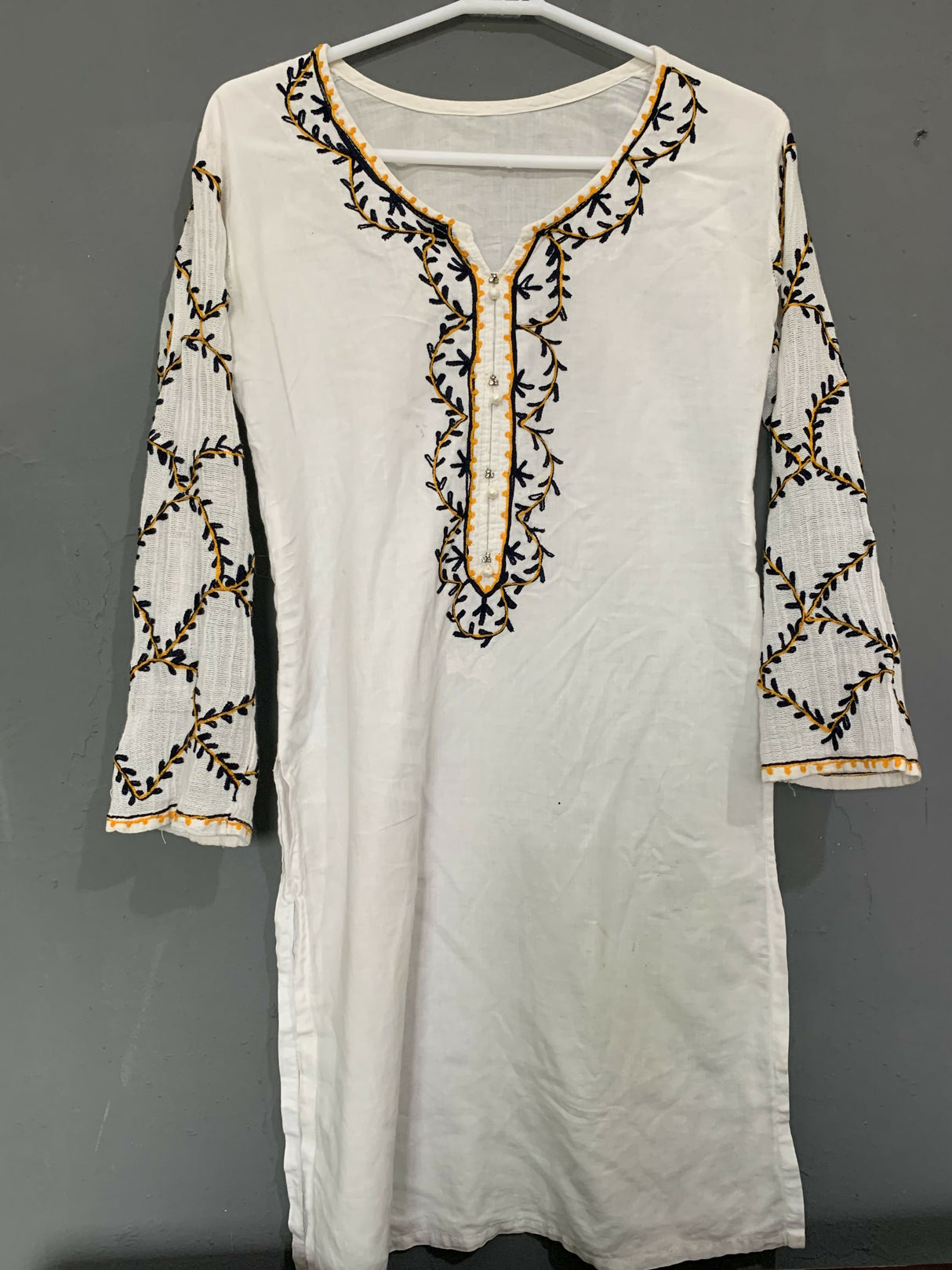 Embroidered Kurta | Women Locally Made Kurta | Small | White | Preloved