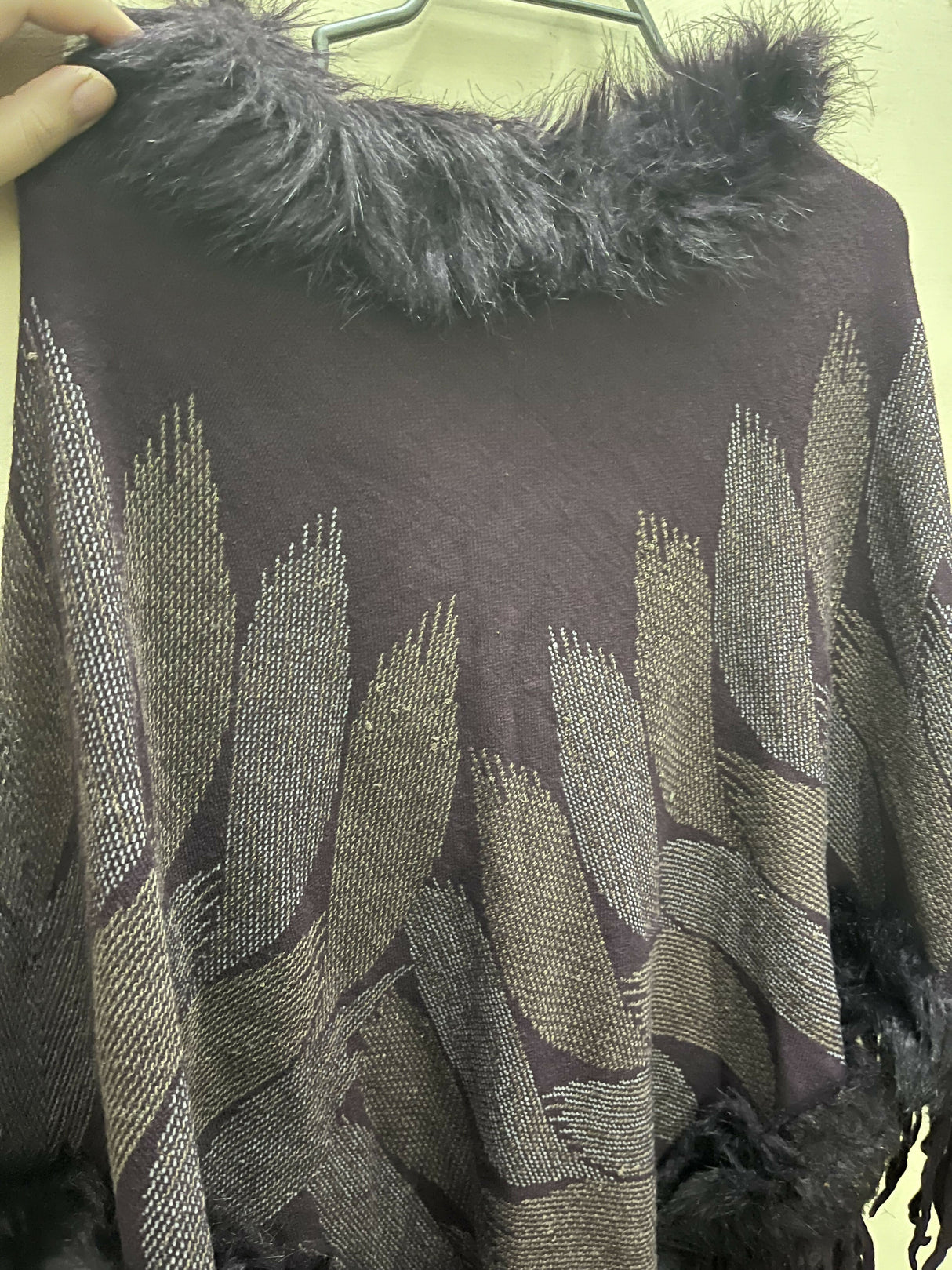 Shawl | Women Sweaters & Jackets | Preloved