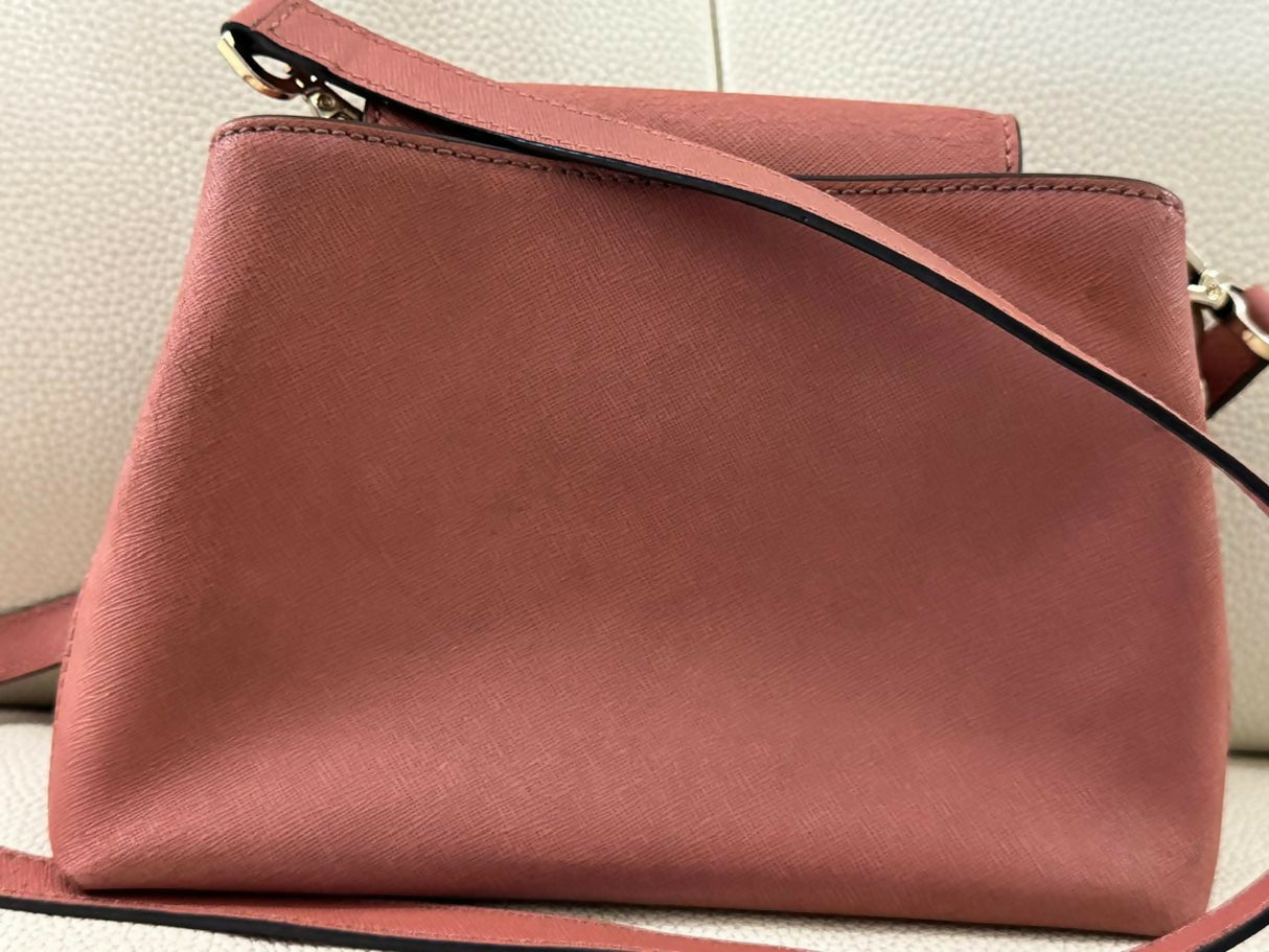 Michael Kors | Women Bags | Crossbody | Medium | Preloved