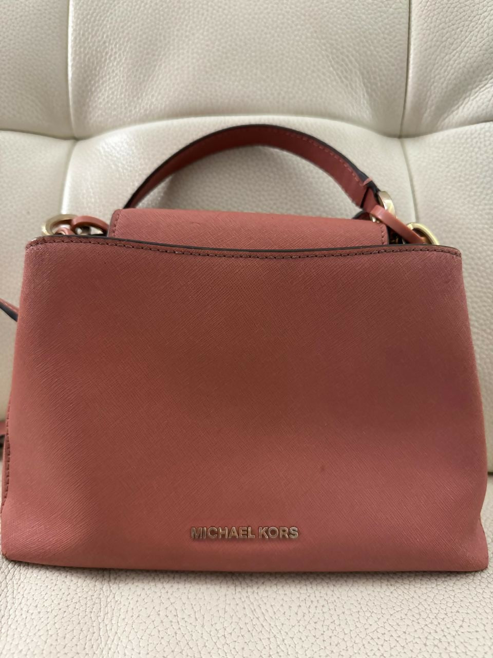 Michael Kors | Women Bags | Crossbody | Medium | Preloved