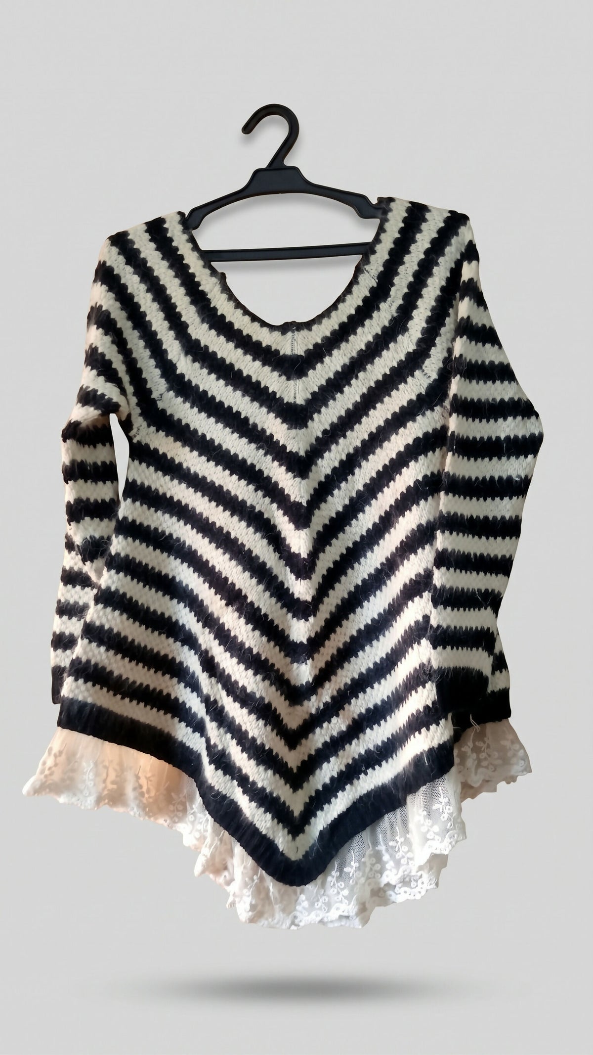 Black & White Sweater | Women Sweaters & Jackets | Small | Worn Once