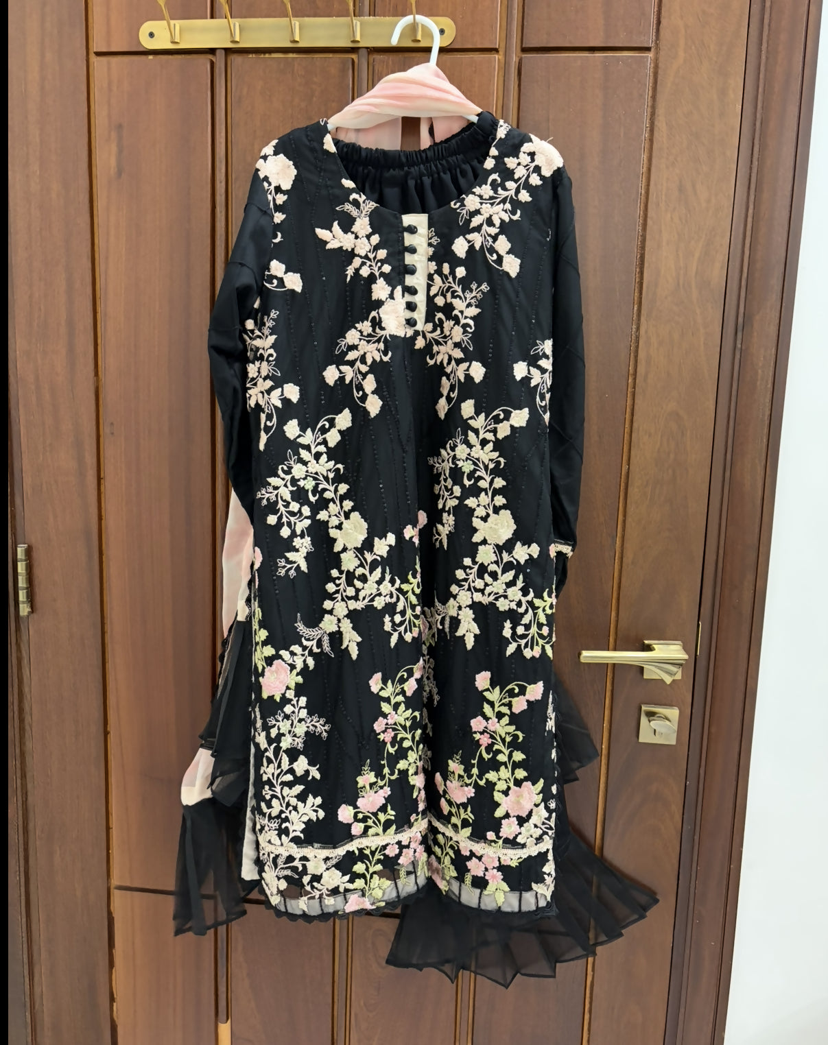 Threads and Motifs | Women Branded Formals | Large | Preloved