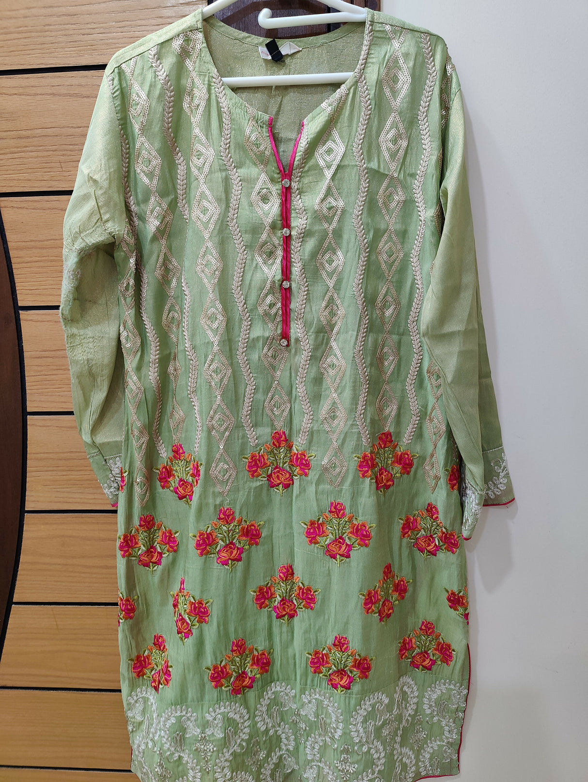 Embroidered Beautiful Kurta | Women Locally Made Kurta | Medium | Worn Once