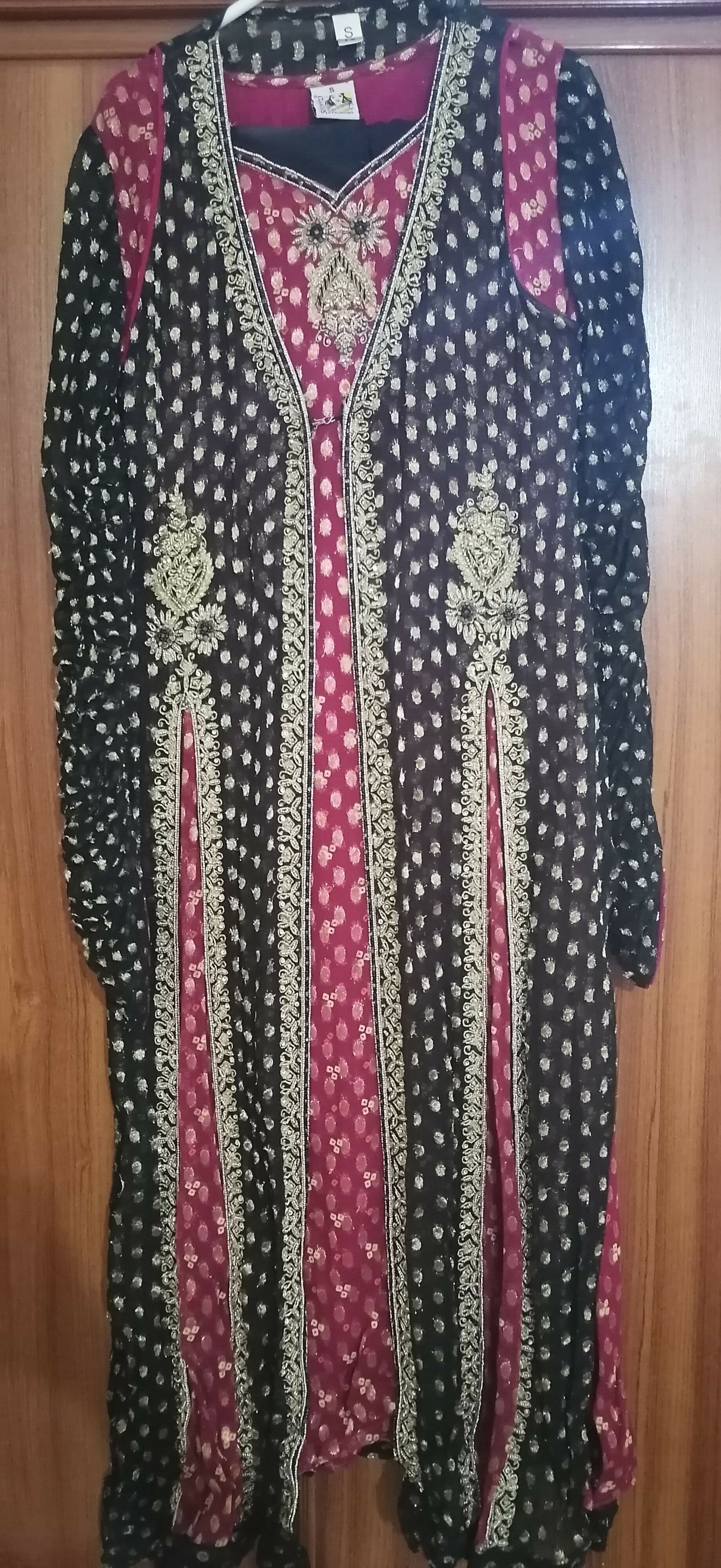 Frock 4 PC suit | Women Frocks & Maxis | Small | Preloved
