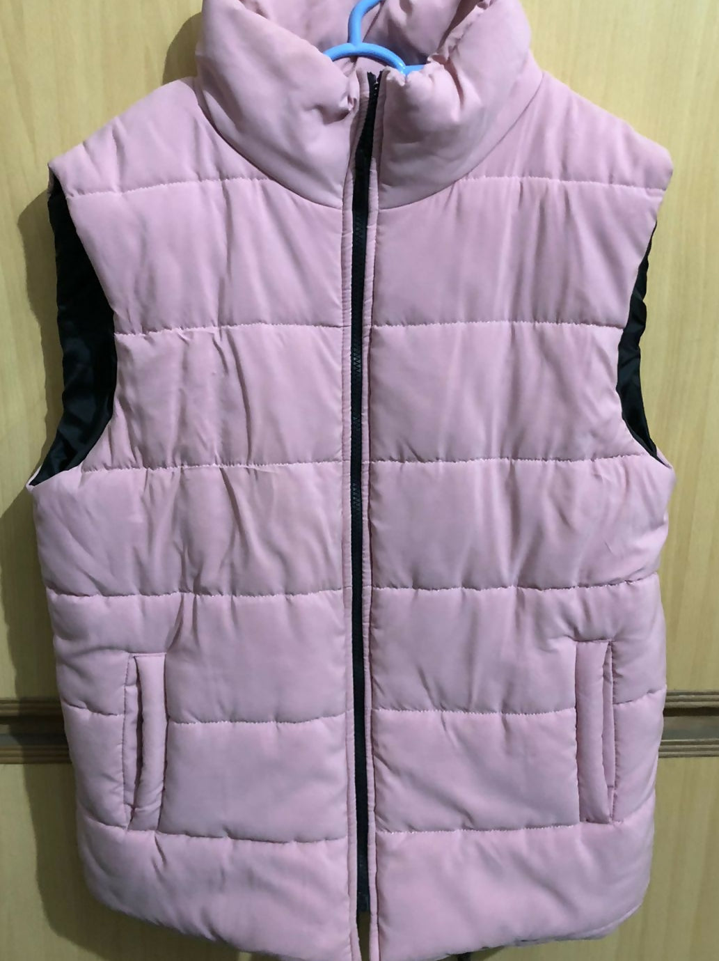 Sleeveless jacket | Women Sweaters & Jackets | Medium | Worn Once