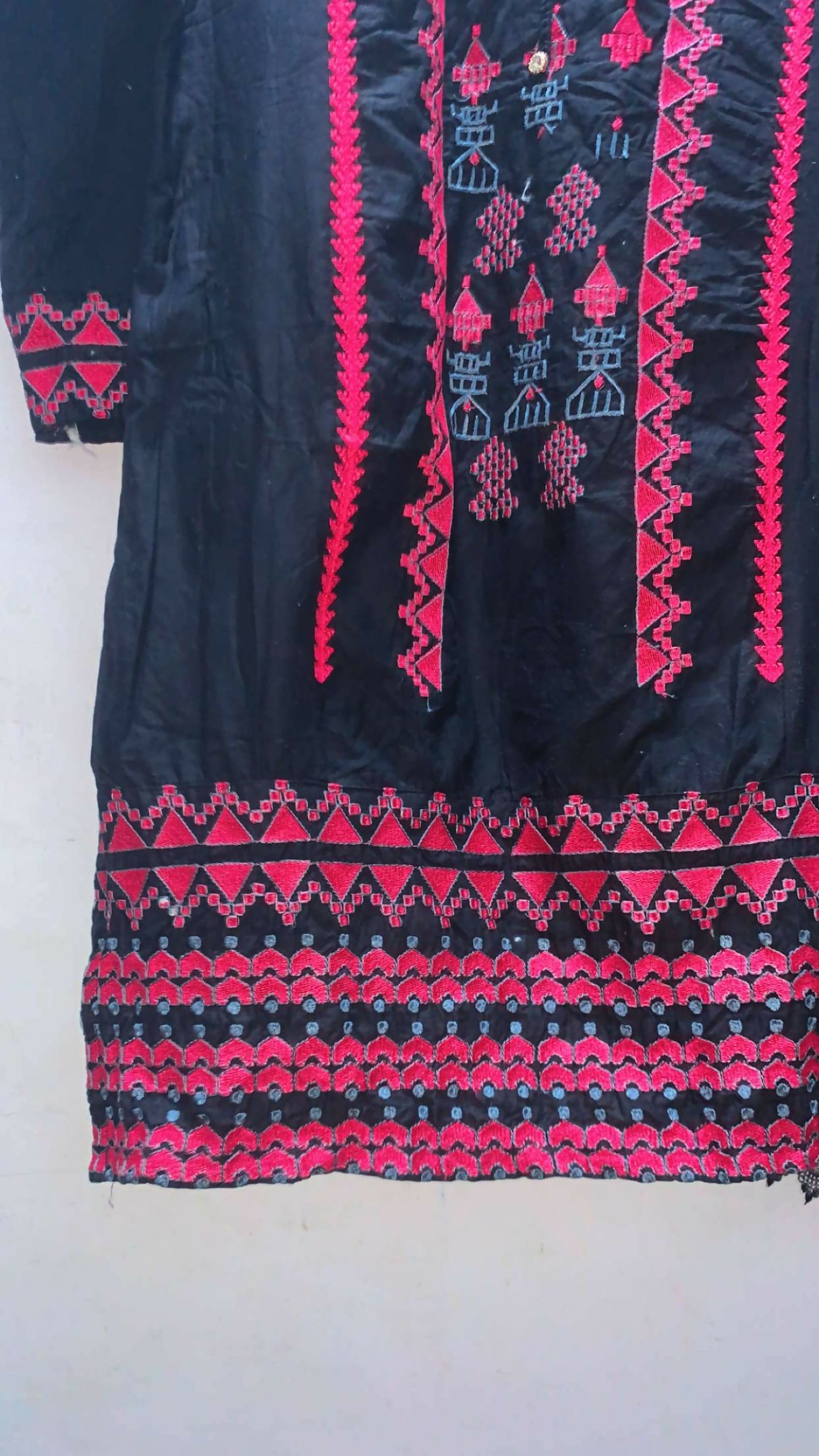 Black Embroided Kurta with Dupatta | Women Locally Made Kurta | Large | Preloved