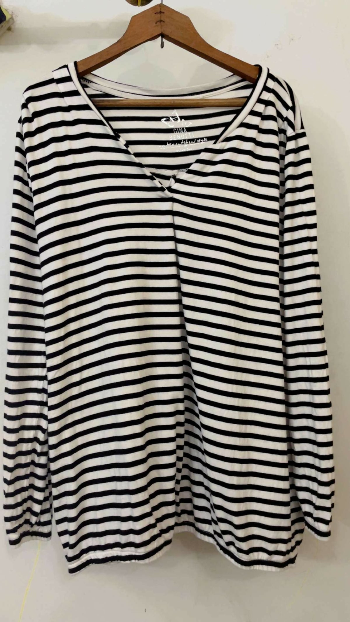 Striped Tee | Women Tops & Shirts | XLarge | Black & White | Preloved