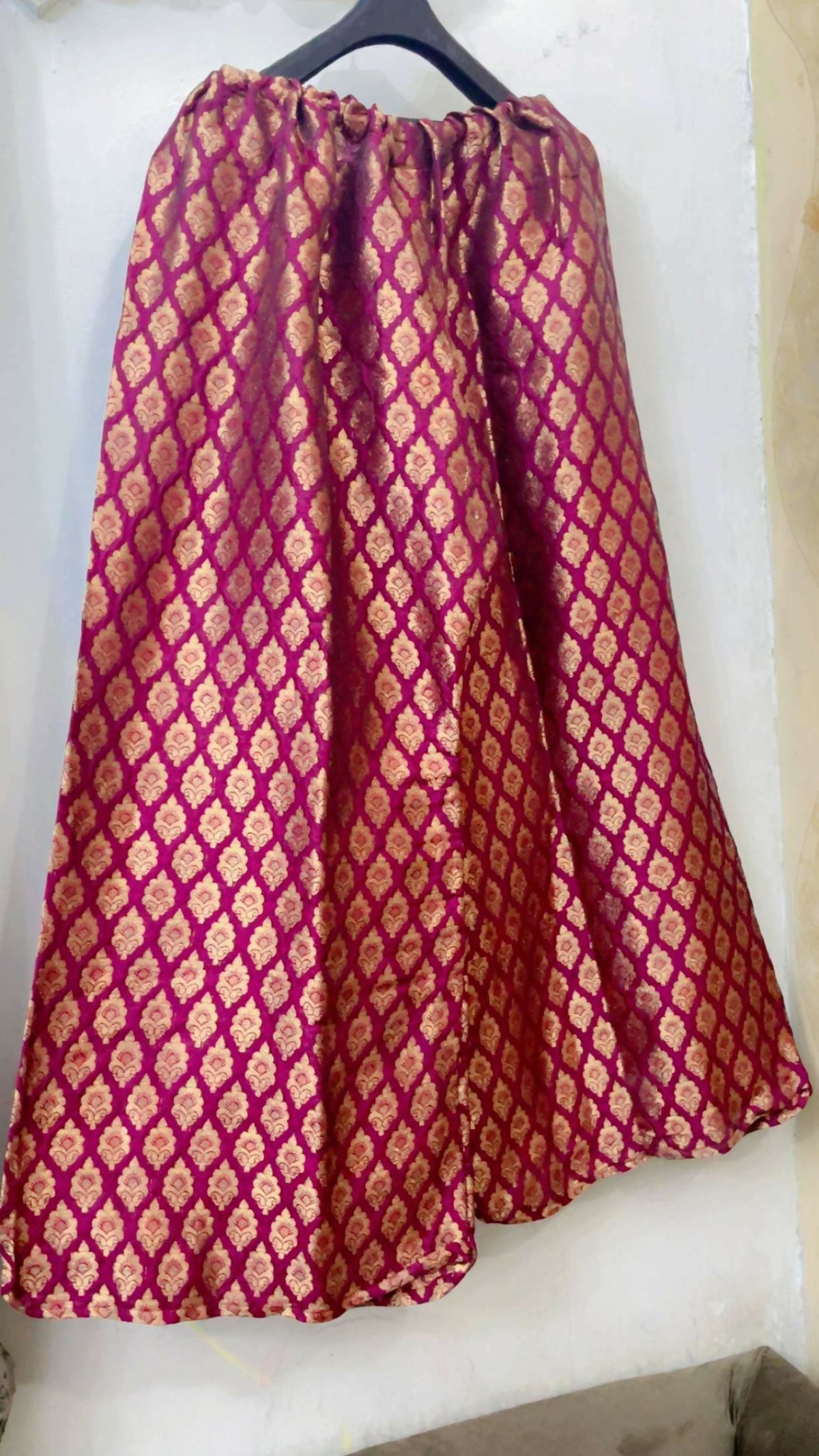 Maroon Banarsi Flapper | Women Bottoms & Pants | Large | Preloved