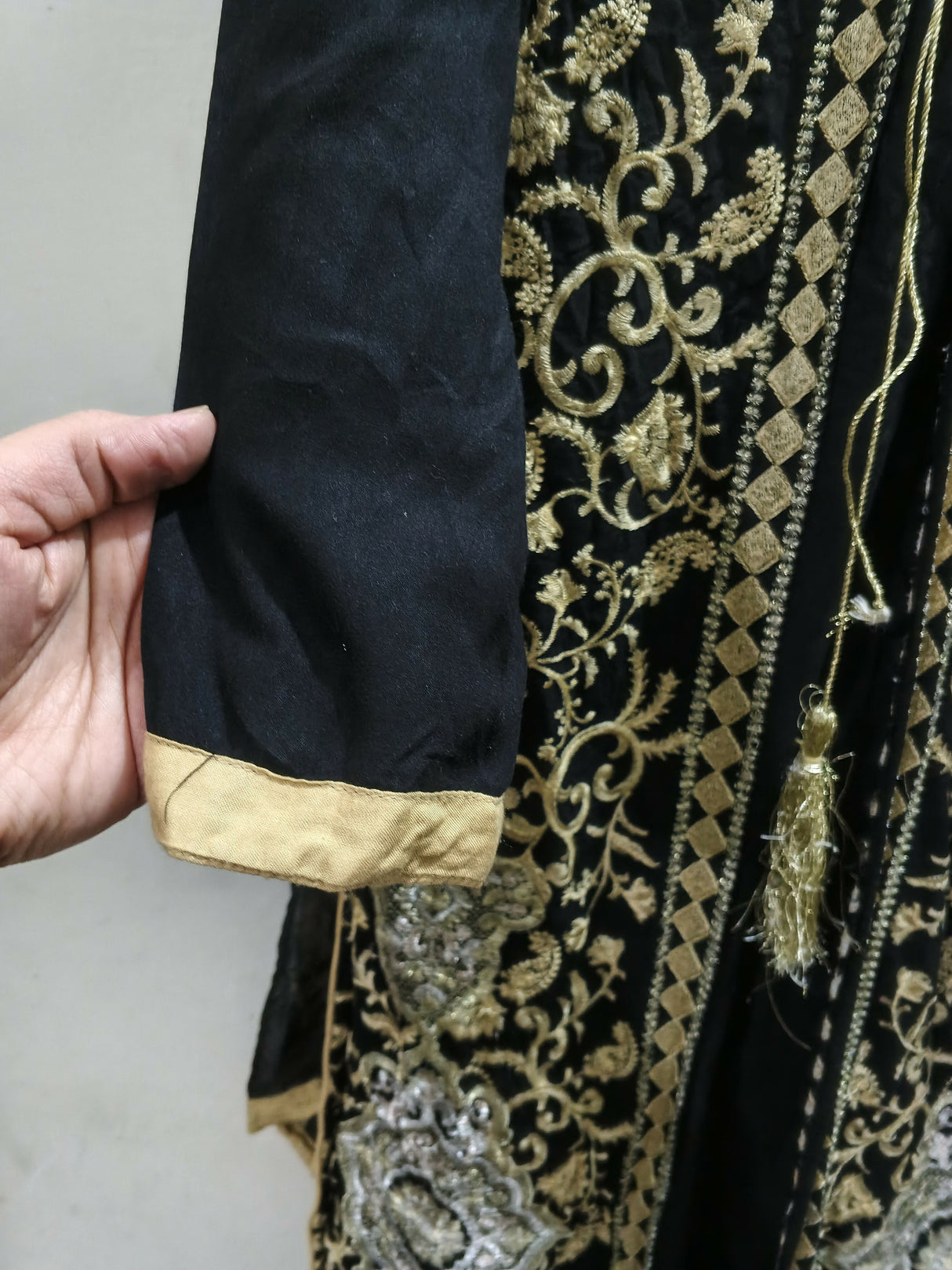 Black Embroidery Suit | Women Locally Made Kurta | Medium | Preloved