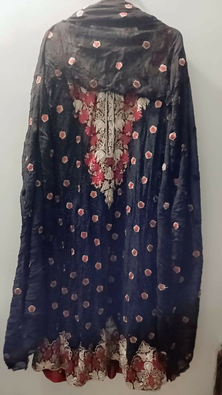 Black Embroidered Kurta | Women Locally Made Kurta | Large | Preloved