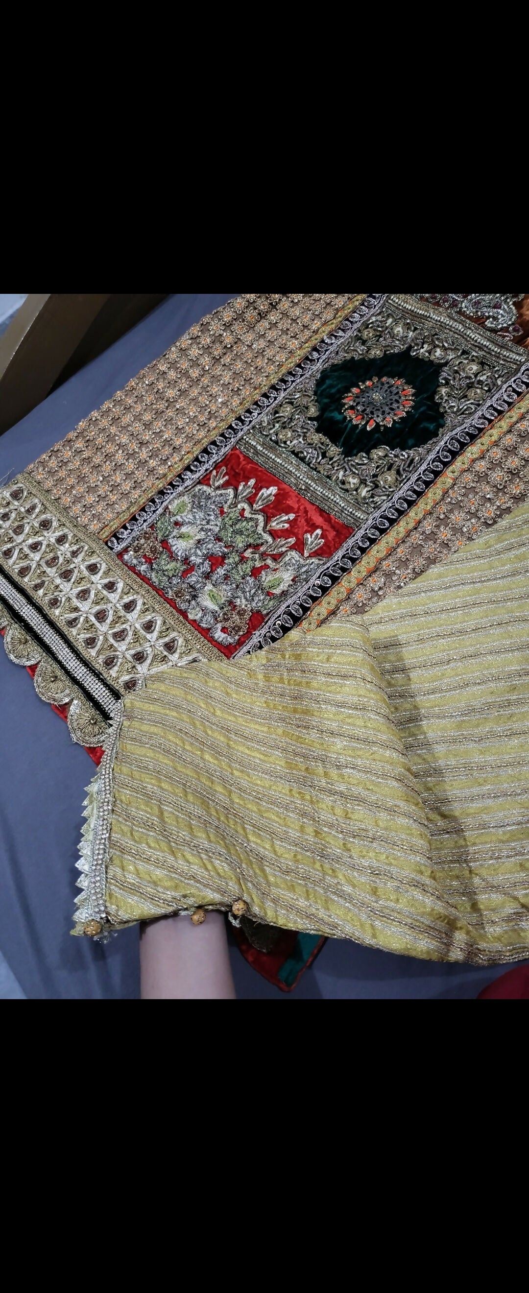 Short Embroidered Shirt | Women Locally Made Formals | Large | Preloved