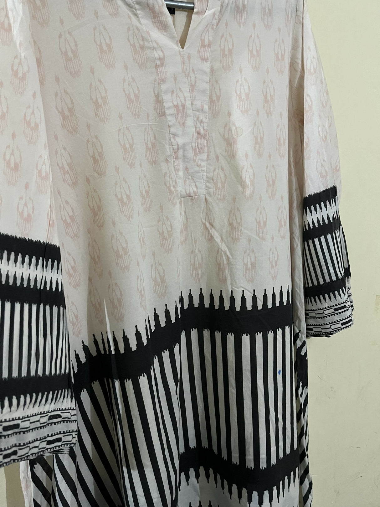 Nishat Linen | Women Branded Kurta | Small | Preloved