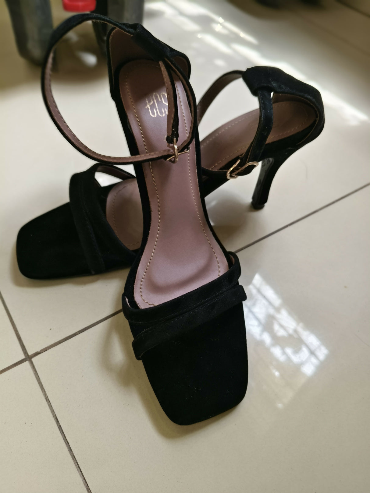 Valvet Suede | Women Shoes | Heels | Size: ECS 40 | New