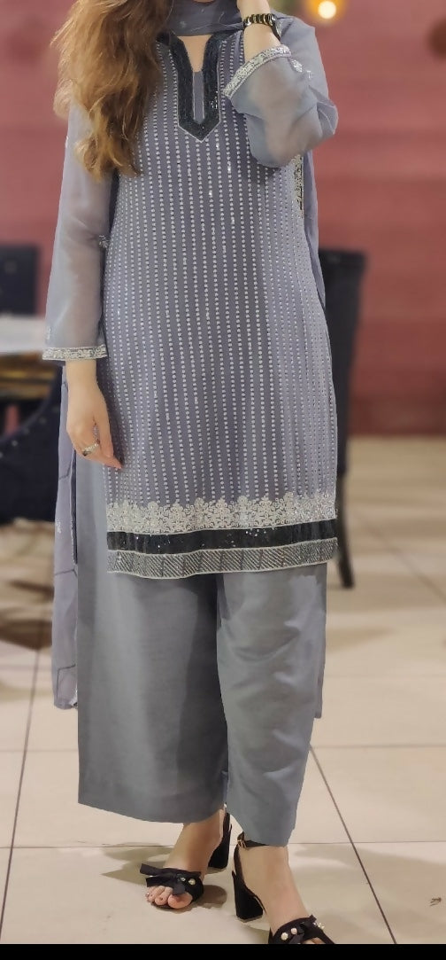Grey 3 PC Suit | Women Locally Made Kurta | Medium | Worn Once