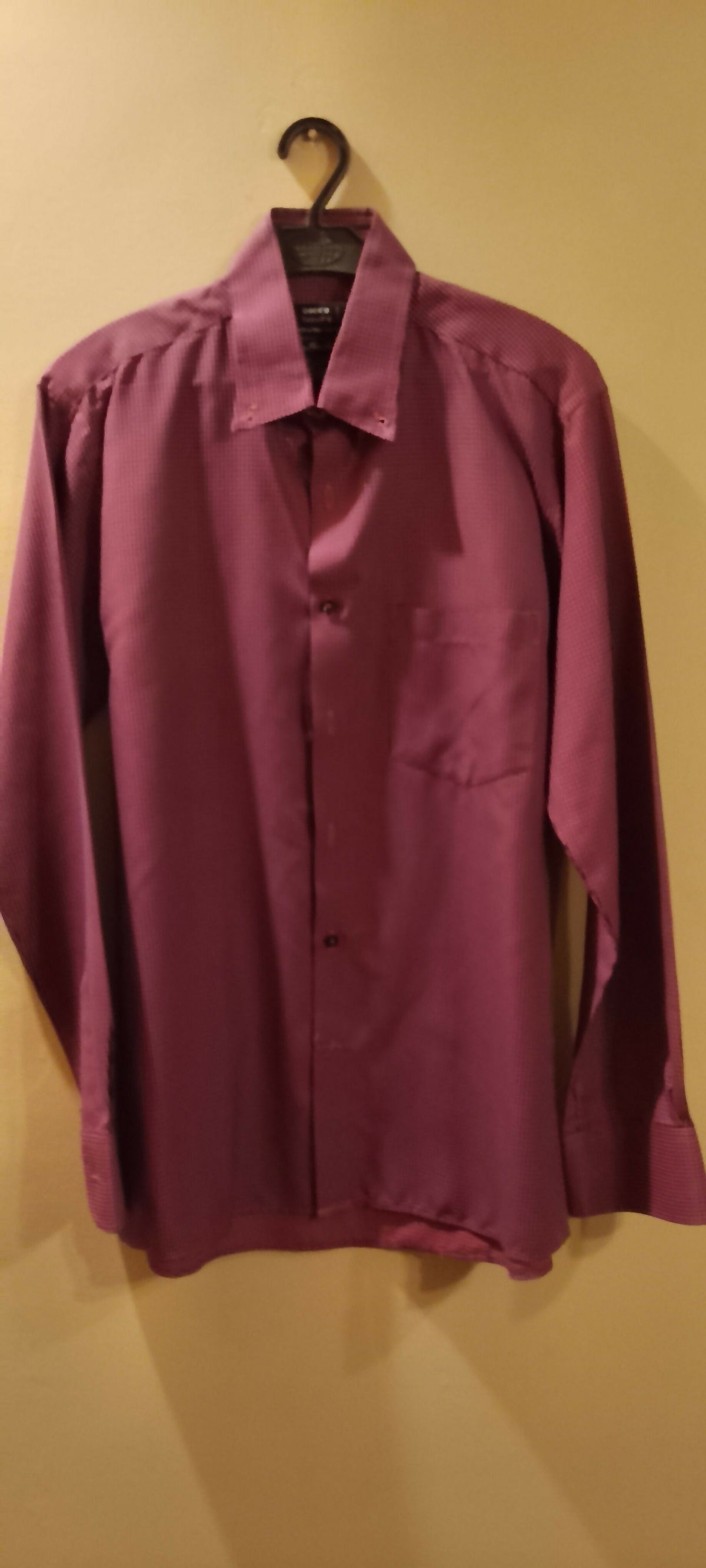 Fifth Avenue | Men Shirts & Tops | Maroon | Medium | Preloved