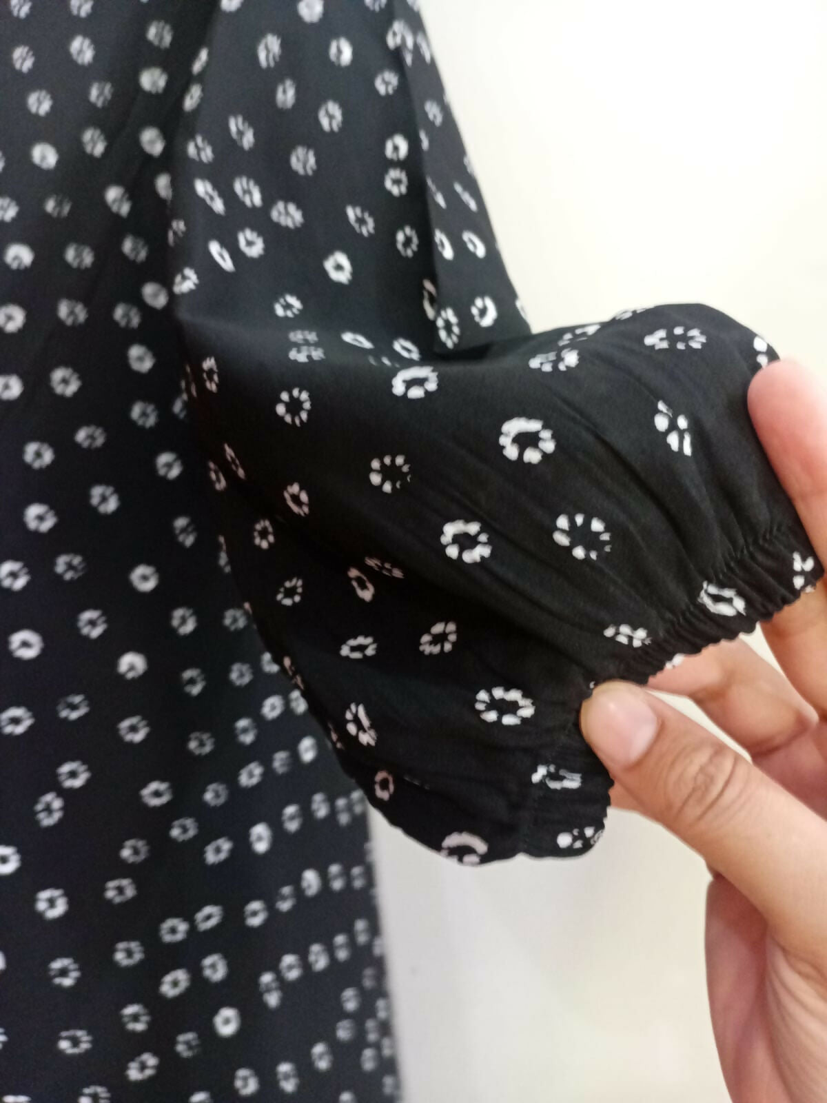 Black Printed Front Open Abaya | Women Accessories | Large | Brand New