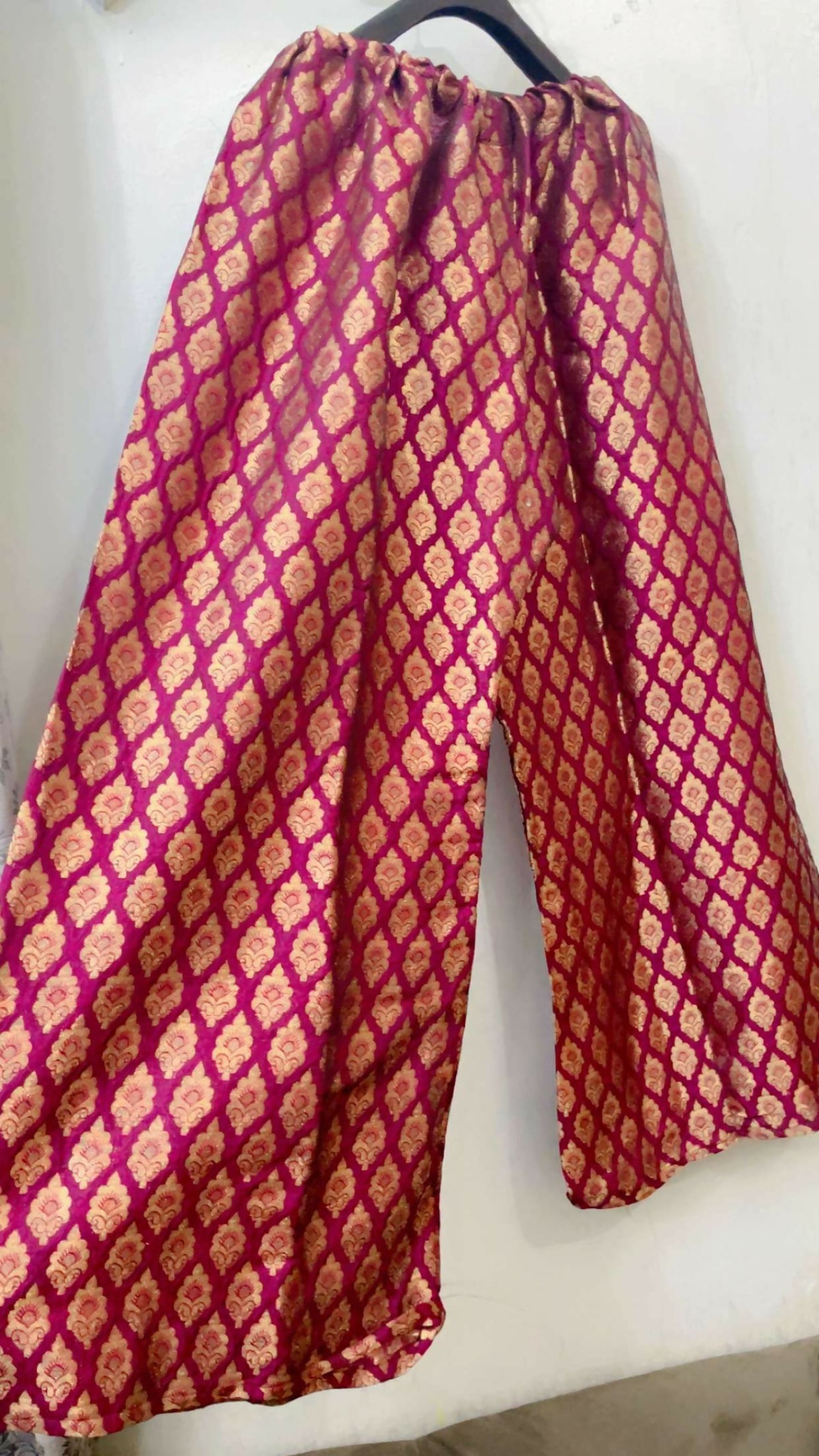 Maroon Banarsi Flapper | Women Bottoms & Pants | Large | Preloved