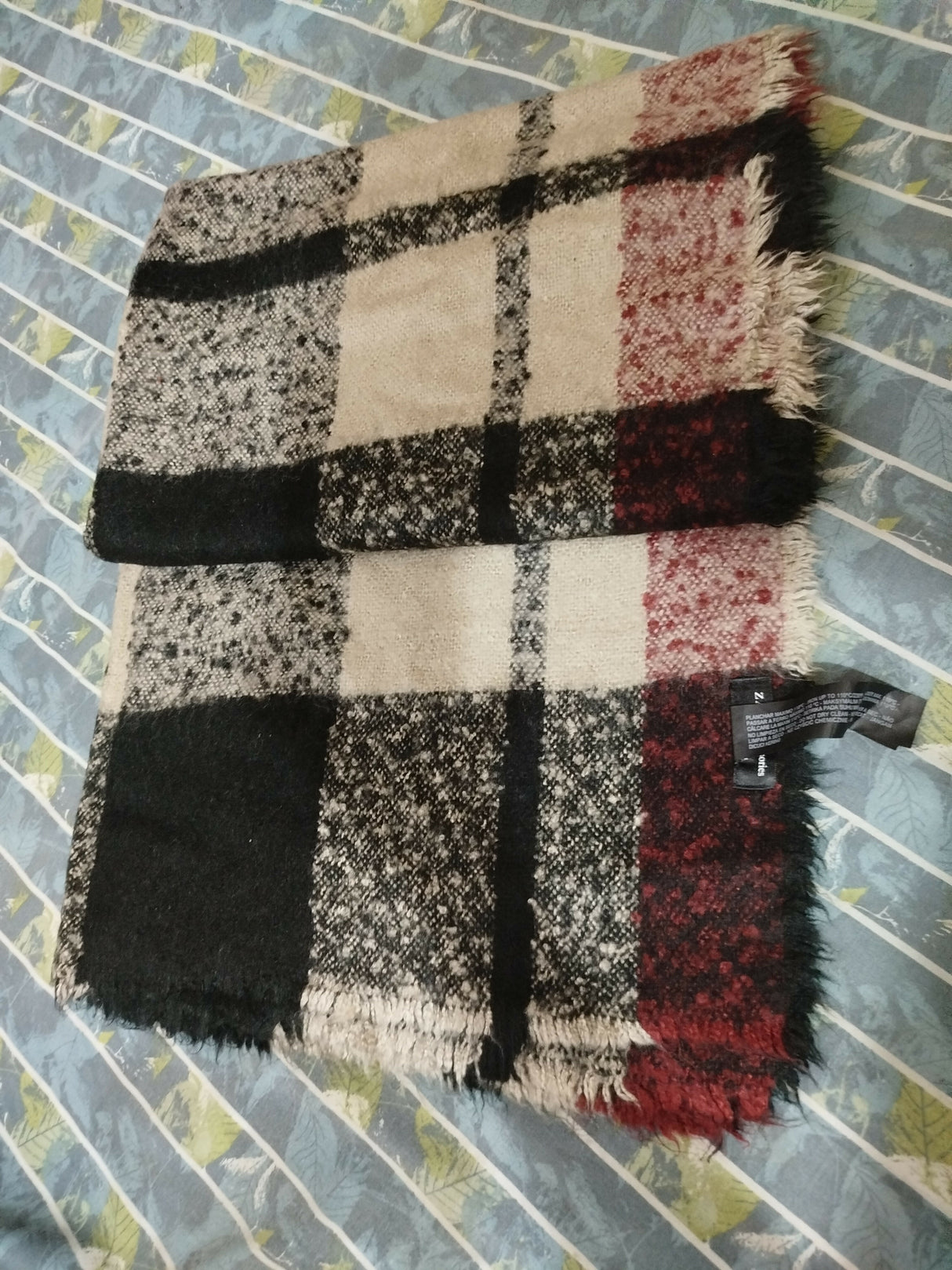 Zara | Women Duppatas & Shawls | Medium | Preloved