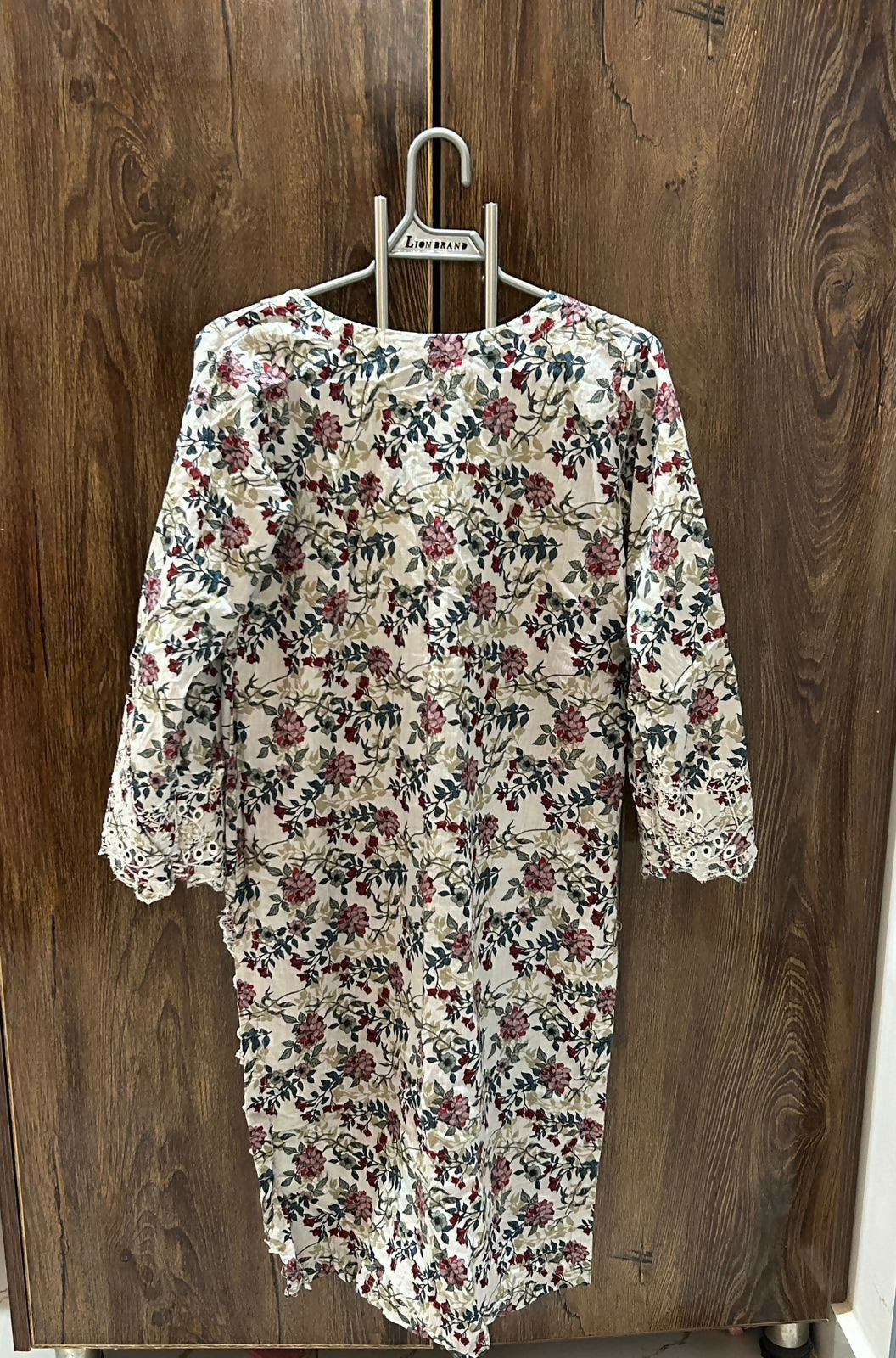 Women White Floral Suit | Women Locally Made Kurta | Small | Preloved