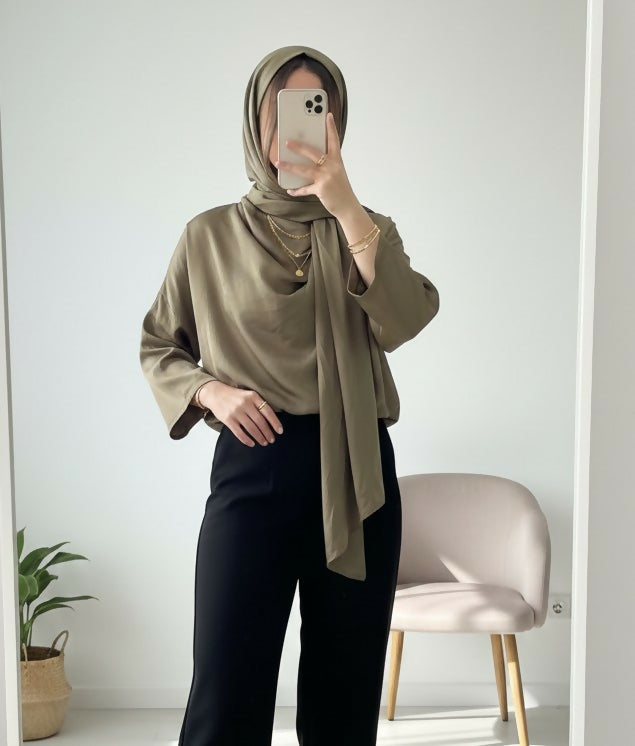 Beechtree Silk Top with Hijab /Staller | Women Tops & Shirts | Large | Preloved