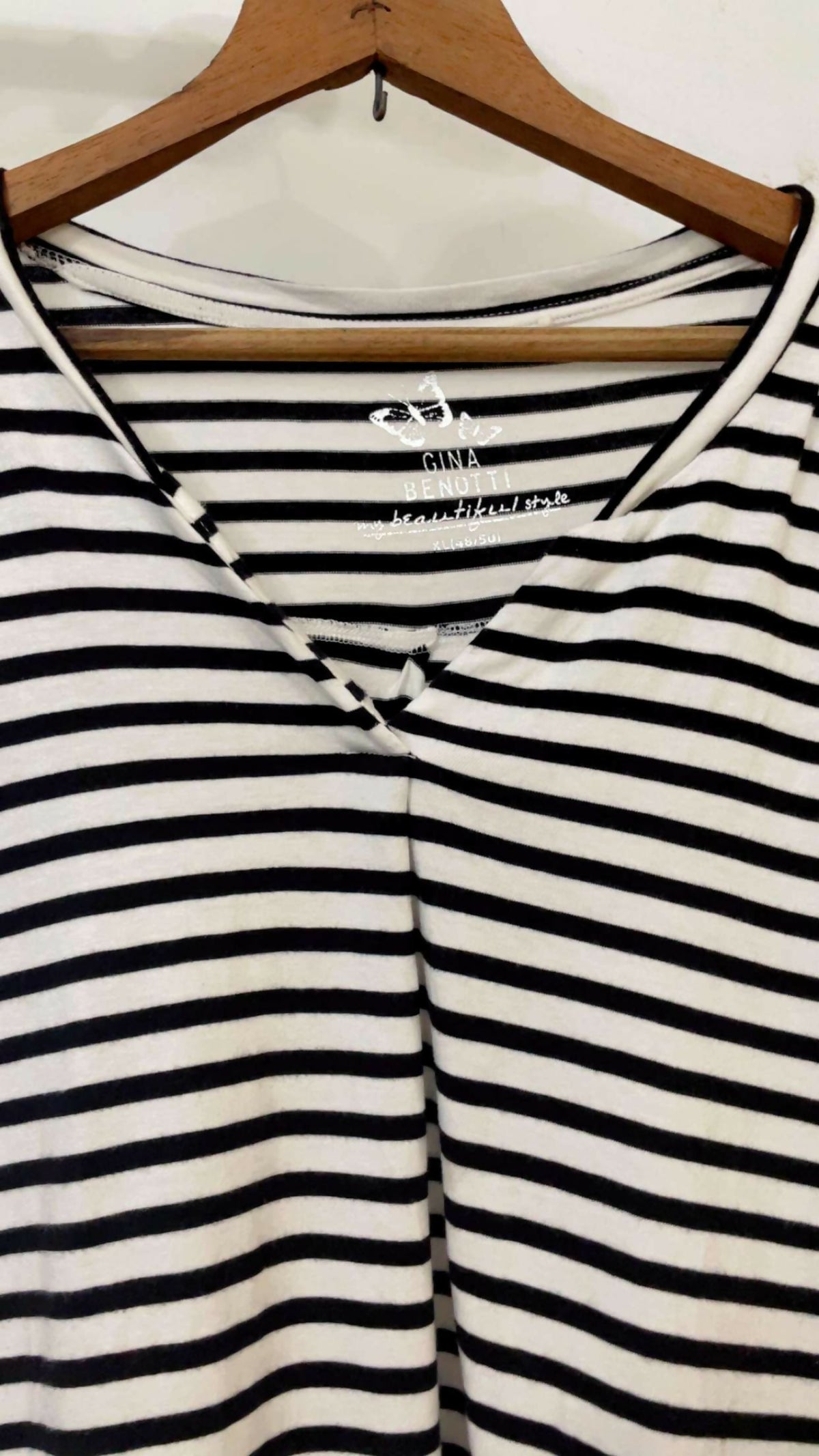 Striped Tee | Women Tops & Shirts | XLarge | Black & White | Preloved