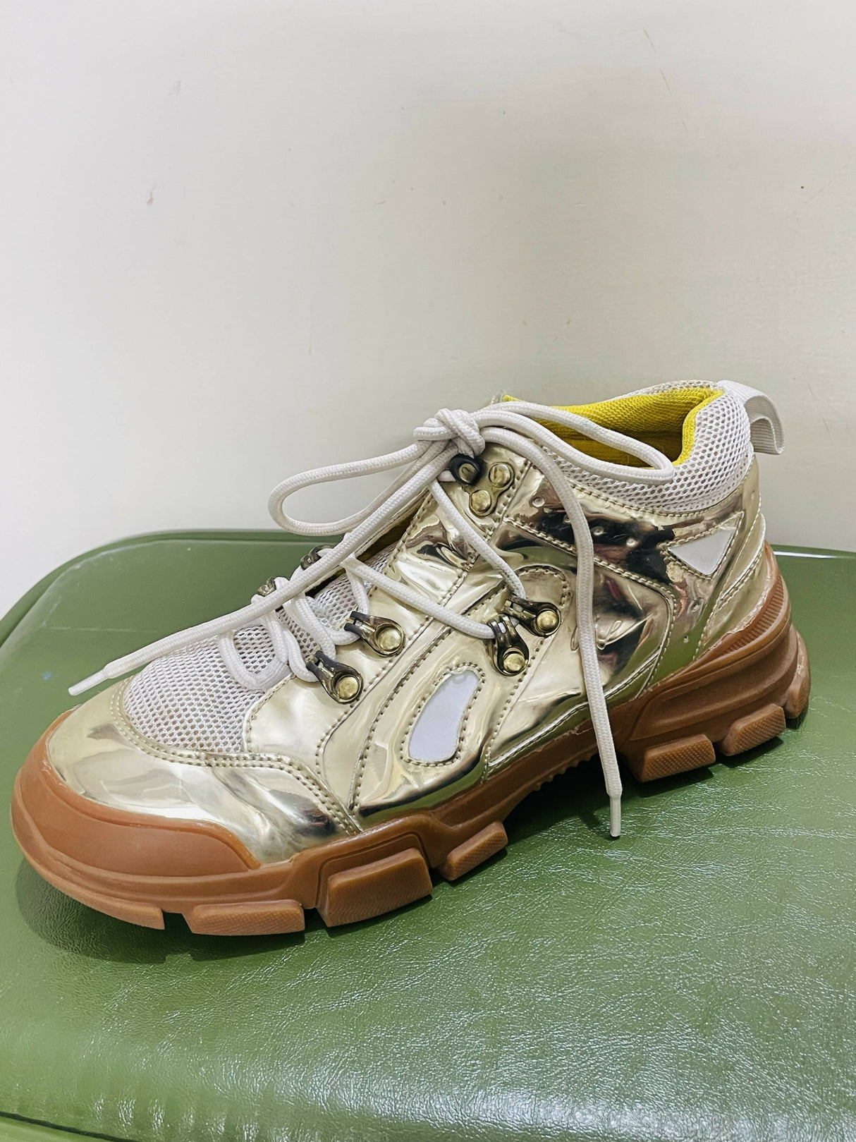 ایک | سنہری جوتے | خواتین کے جوتے | سائز 38 | پریلوڈ