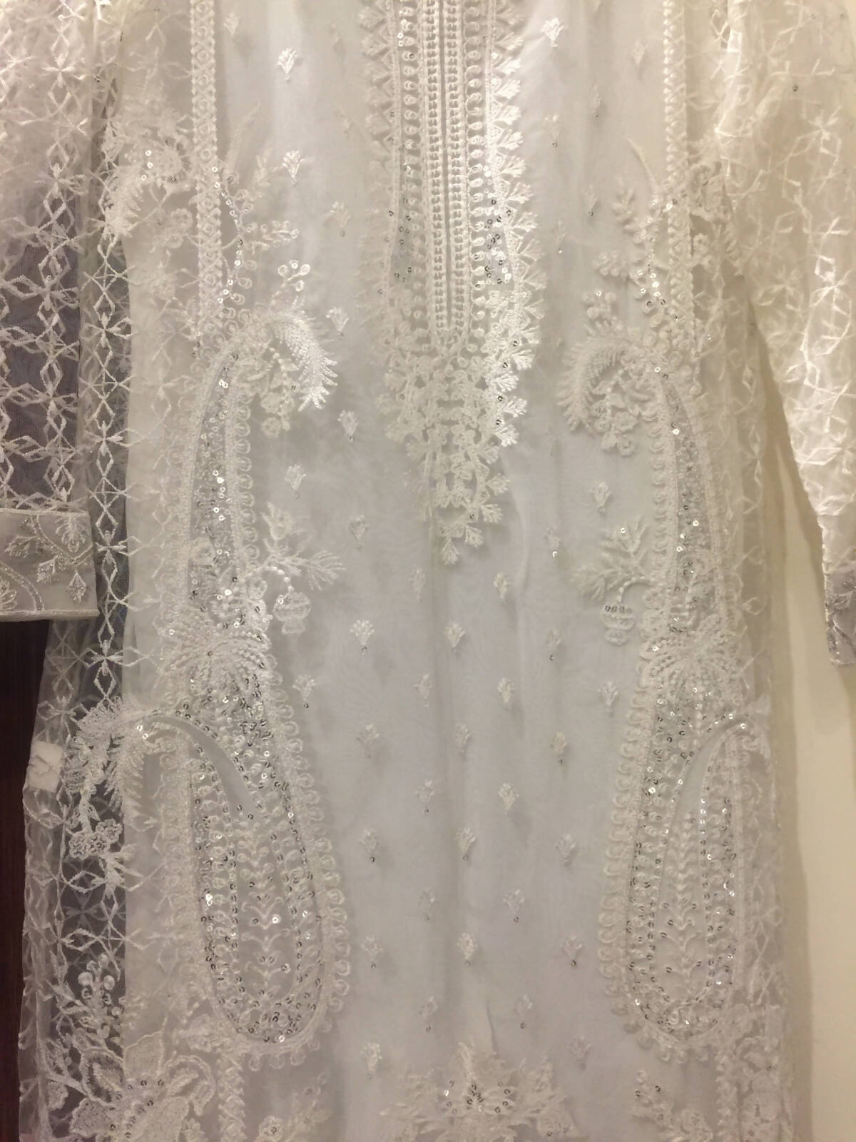 Embroidered White Suit 4 PC | Women Locally Made Formals | Medium | Preloved