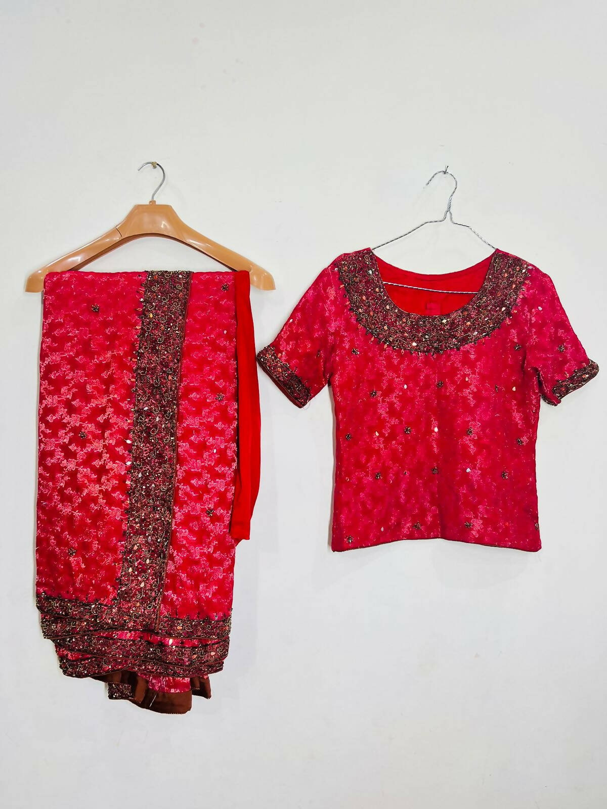 Red Heavy saree | Women Sarees | Women Locally Made Formals | Medium | Preloved