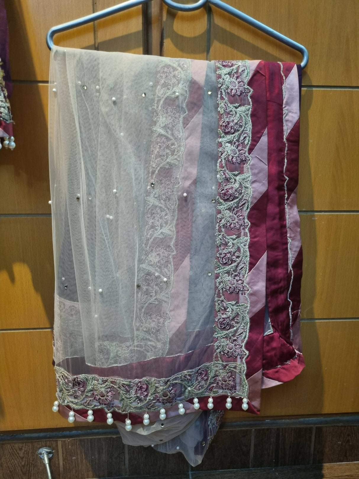 ایلاف | دلہن کا لباس (سائز: L ) | خواتین کے برانڈڈ فارملز | ایک بار پہنا۔