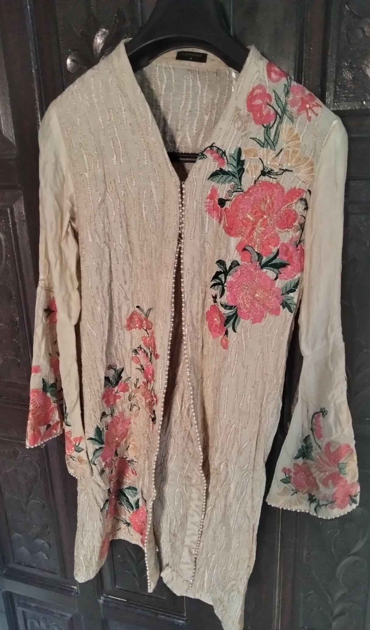 Sapphire | Beige Open Embroidery Kurta | Women Branded Kurta | Medium | Worn Once