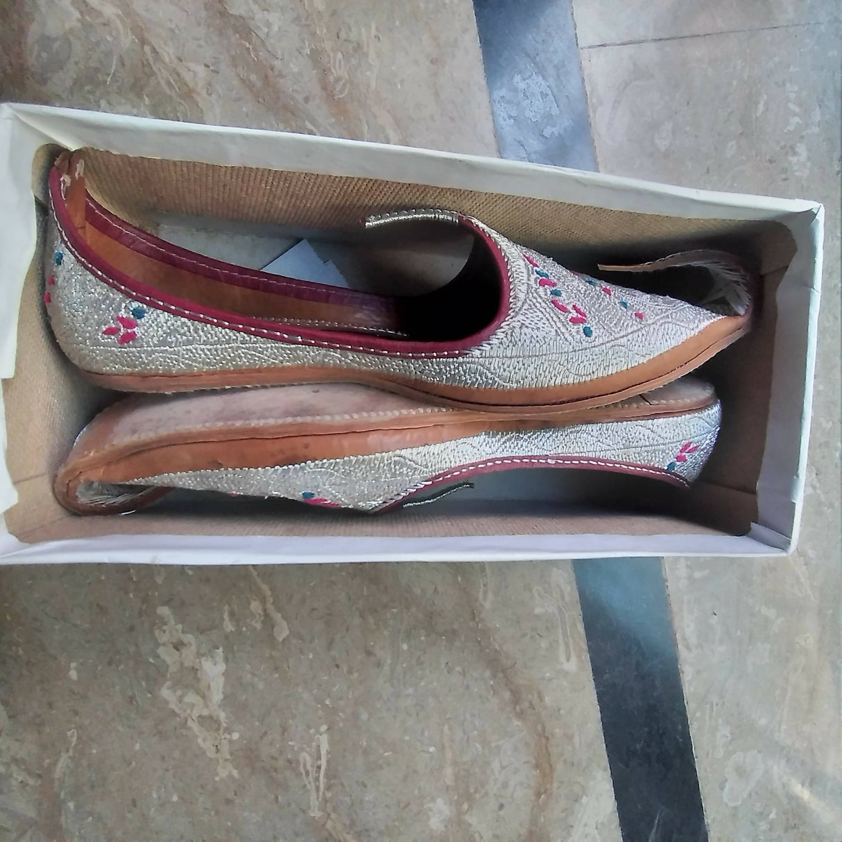 Unisex Silver khusa (Size: 38 ) | Women Shoes | Men Shoes | New