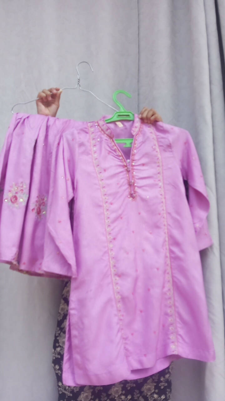 نسلی | 2 پی سی شرارہ اور قمیض | لڑکیوں کی شلوار قمیض | 8-9 سال | ایک بار پہنا۔