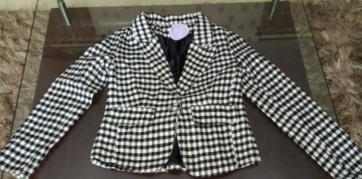 Short Body Coat | Women Sweaters & Jackets | Medium | New