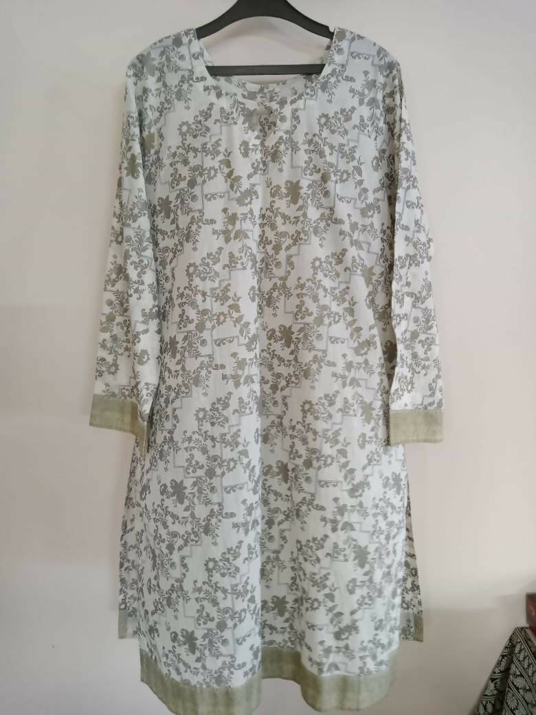 سفید اور گولڈ بلاک پرنٹ کرتہ (سائز: L ) | خواتین کے کرتہ | نئی