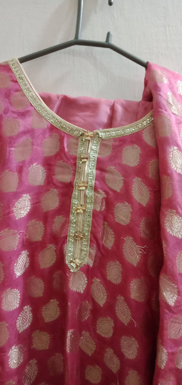 Pink Banarsi 3 PC fancy Suit | Women Locally Made Formals | Medium | Preloved