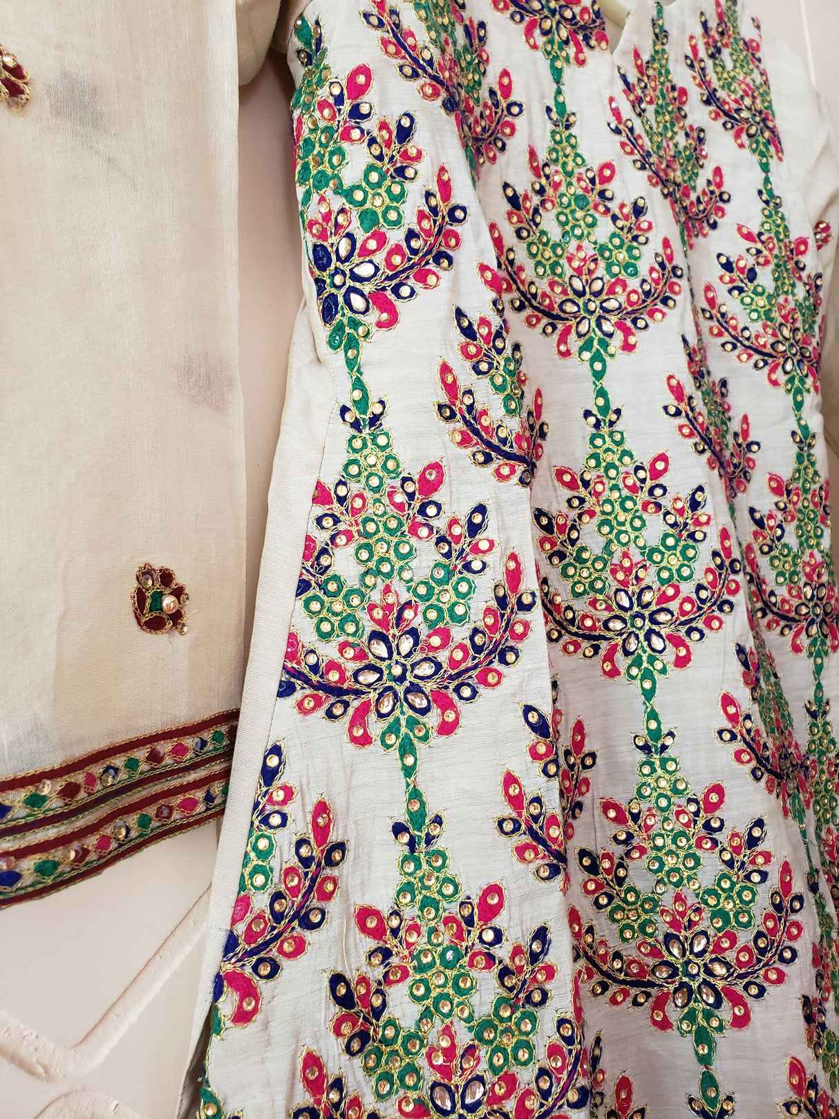 Fancy Embroidered Suit | Women Locally Made Formals | Small | Preloved