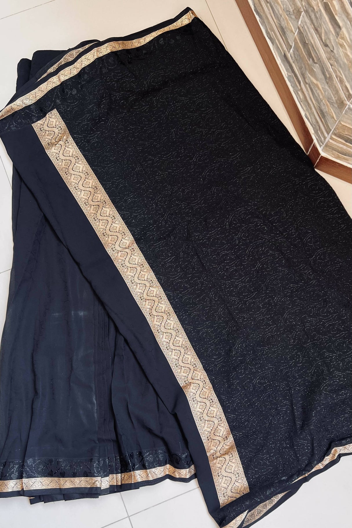 جارجٹ بلیک ساڑھی | خواتین کے فارملز اور ساڑیاں | چھوٹا | پریلوڈ