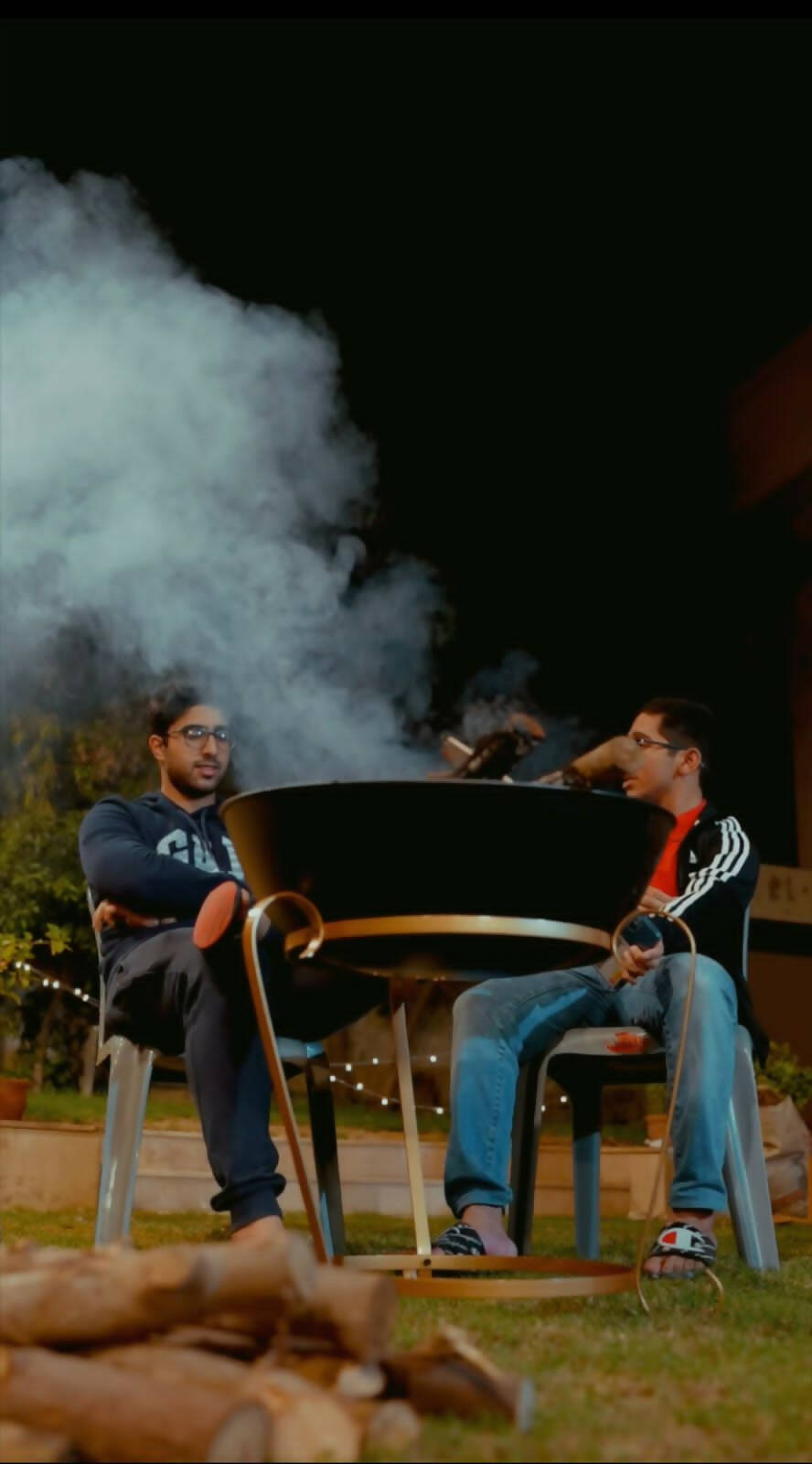 گولڈن اسٹینڈ کے ساتھ پورٹیبل فائر پٹ | آپ کے گھر کے لیے | بالکل نیا