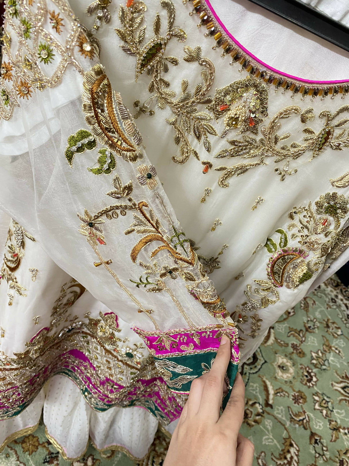 1A417DC0-0B6F-454F-8CAD-1FA489BA33BE