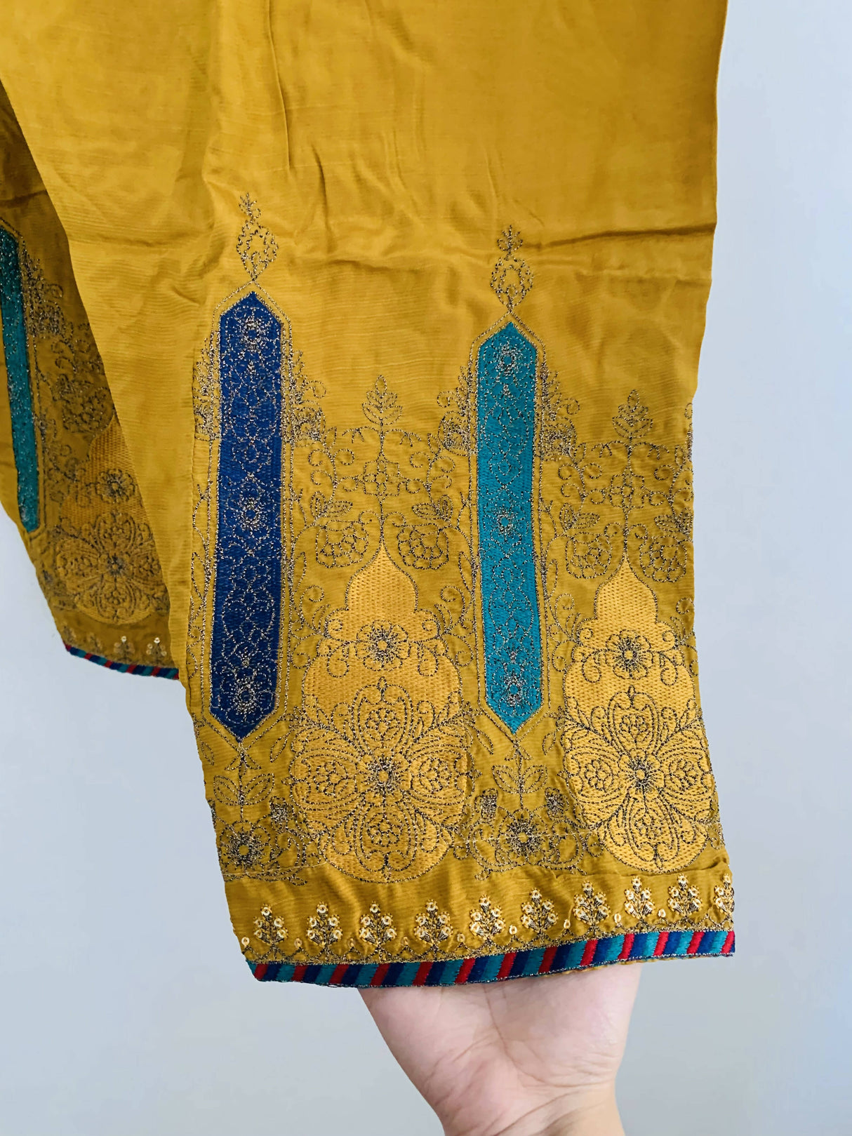 3 PC embroidered suit | Women Locally Made Kurta | Large | New