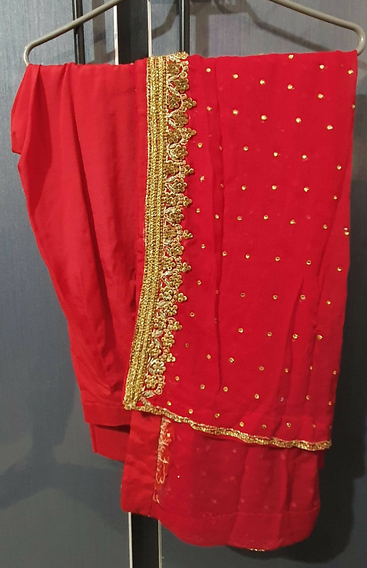 Red Crinkle Chiffon 3 Pc Dress | Women Formals | Medium | Preloved