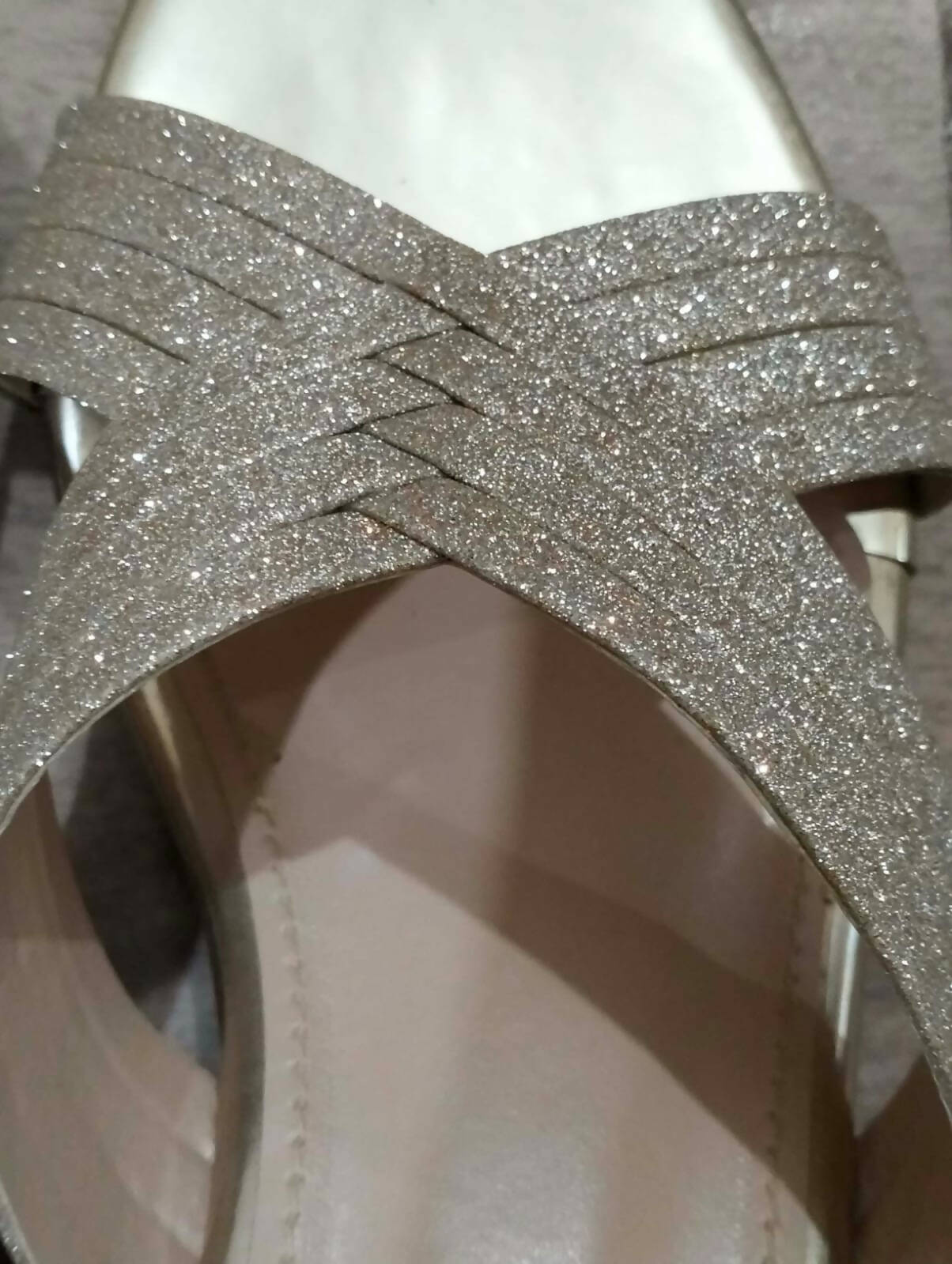 Metro| Golden Shimmer Heels | Women Shoes | Size: 07 | Worn Once