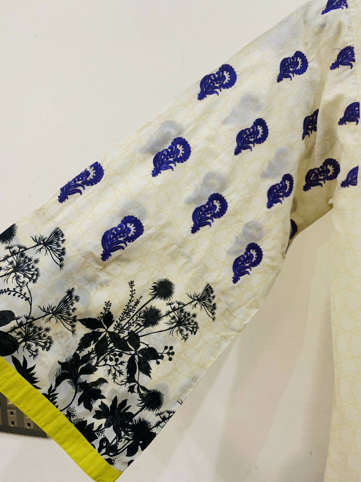 Khaadi | Plain Printed Off-White Kurta | Women Branded Kurta | Size:12 | Worn Once