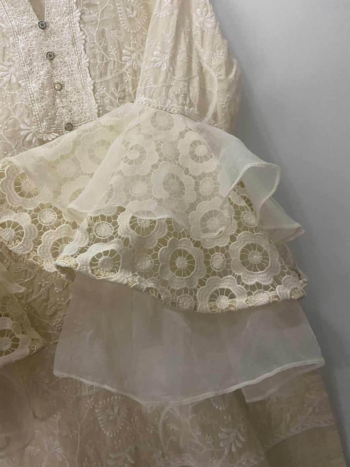 Threads and Motifs | Women Branded Kurta | Medium | New